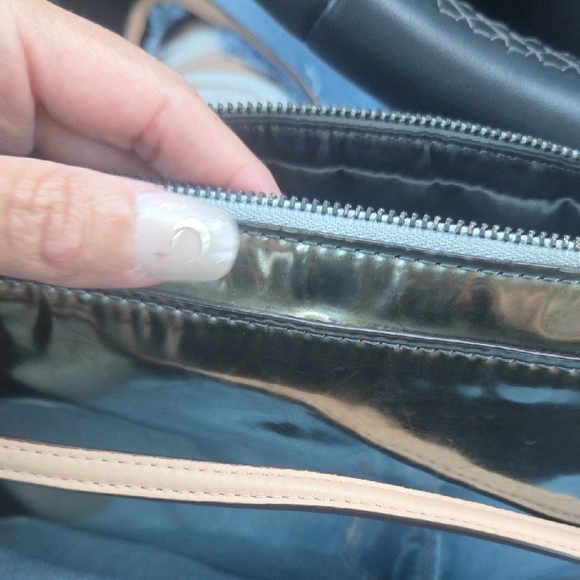 Vintage Coach Poppy Mirror Metallic Flight Bag - Picture 7 of 11